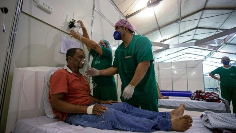 Com 15 milhões de contágios, a pandemia segue afetando as Américas