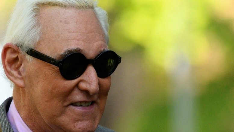 Trump comuta pena de prisão de seu amigo Roger Stone