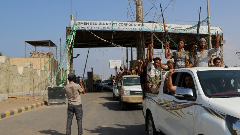 Rebeldes do Iêmen aceitam inspeção da ONU em petroleiro por grave risco de vazamento