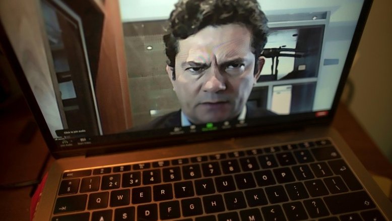 Bolsonaro e Lula são "dois extremos que devem ser evitados", diz Moro