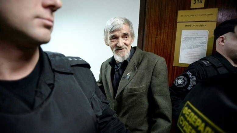 Historiador russo Yuri Dmitriev é condenado à prisão