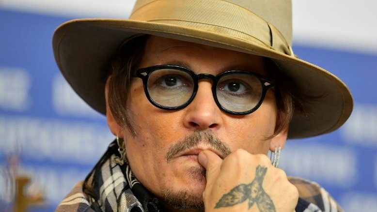 Johnny Depp fala sobre cocô encontrado na cama do casal após briga