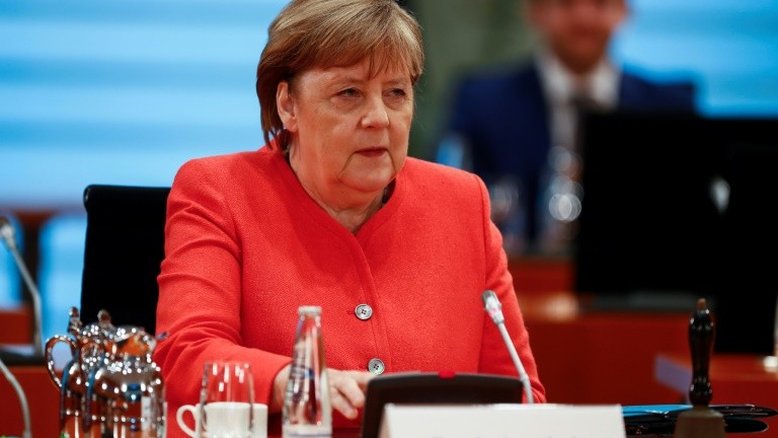 Merkel rejeita atraso em adoção do plano de recuperação da UE