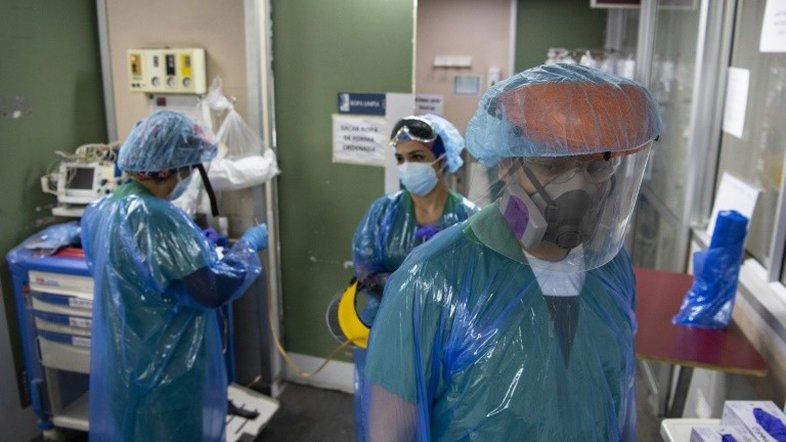 Chile vislumbra melhoria após longa quarentena e cifras no vermelho