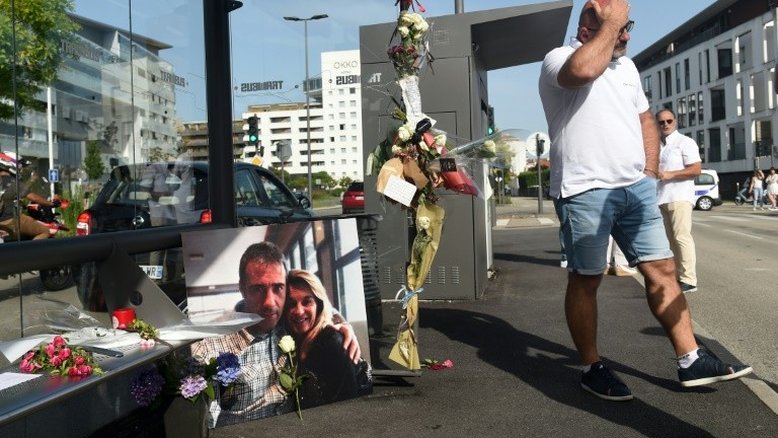Motorista de ônibus francês morre depois de ser agredido por pedir o uso da máscara