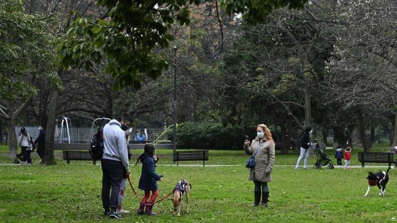 Argentina tem novo recorde de óbitos e pico de casos de COVID-19