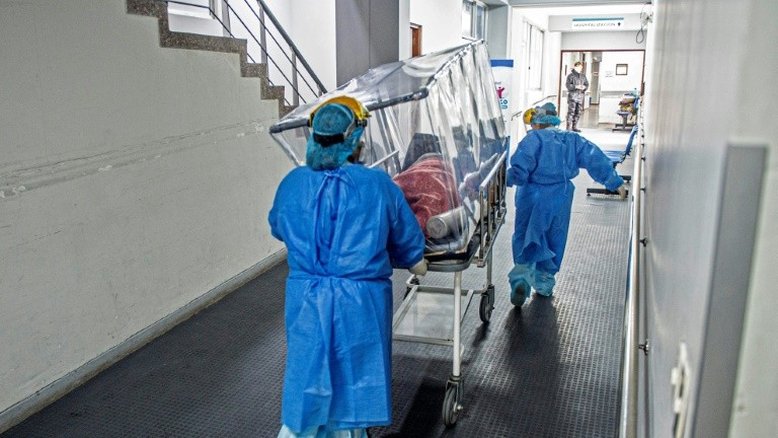 Pandemia avança nos EUA enquanto a Espanha volta a confinar 200.000 pessoas