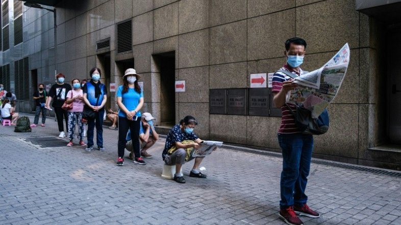 Hong Kong reforça restrições contra o coronavírus