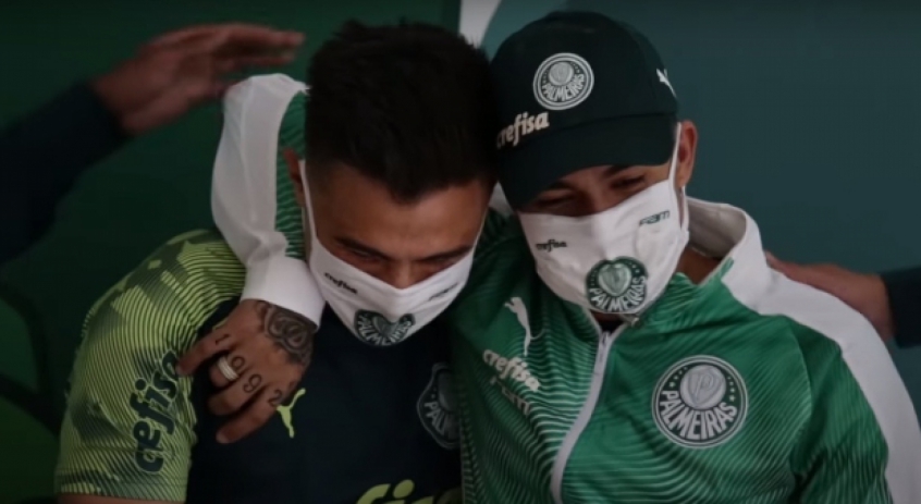 Palmeiras divulga imagens de Dudu e jogadores chorando em despedida