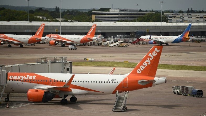 Inglaterra suspende quarentena para viajantes de 50 países