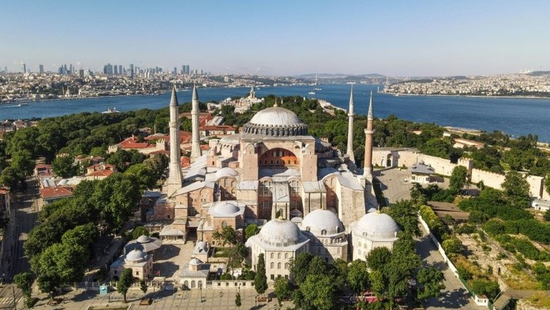 Turquia prepara conversão da basílica de Santa Sofia em mesquita e Erdogan autoriza orações