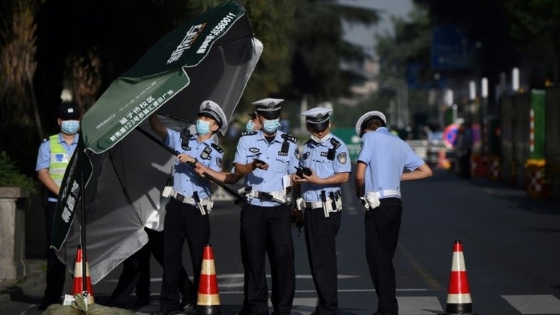 China entra no consulado dos EUA em Chengdu após saída de americanos