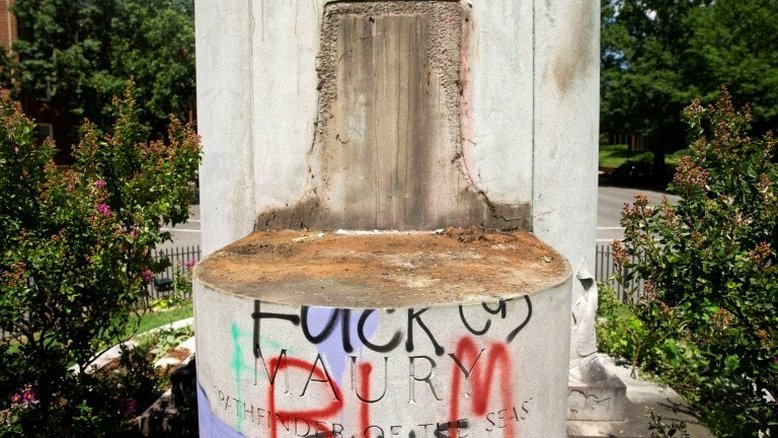 Segunda estátua de militar confederado é desmontada na capital da Virgínia