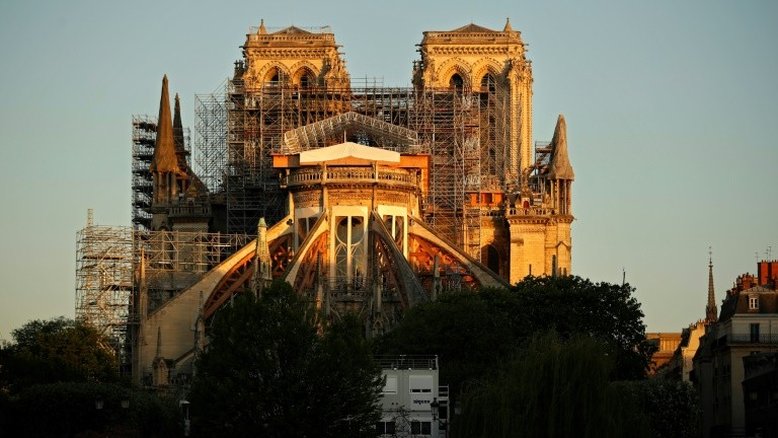 Catedral de Notre Dame de Paris será reconstruída de manera idêntica