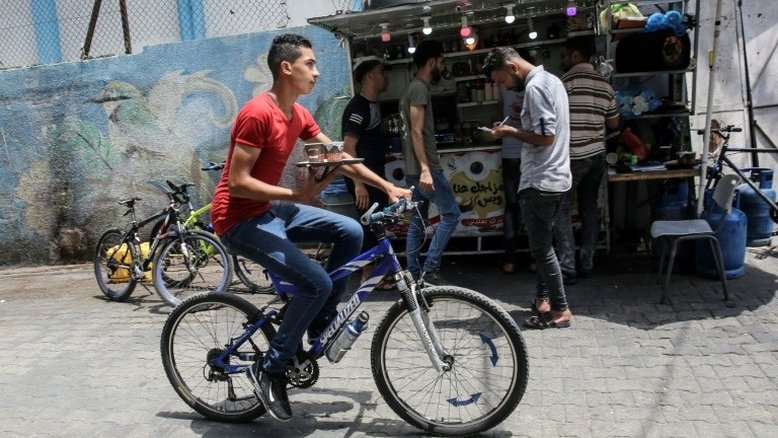Em Gaza já é possível pedir entrega de café à domicílio