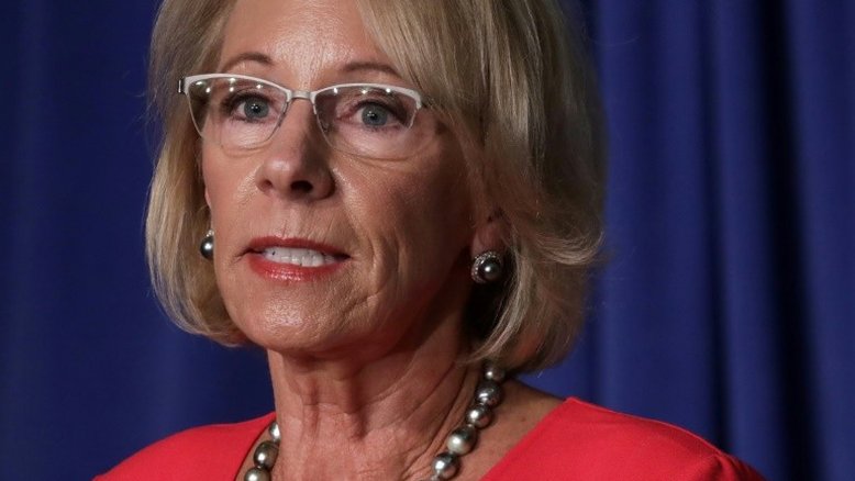 Governo de Trump aumenta pressão para a reabertura de escolas