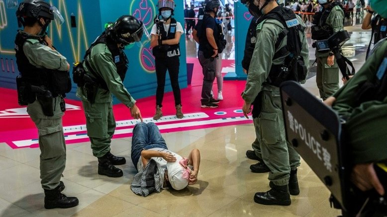 Polícia de Hong Kong tem poderes ampliados com nova lei de segurança