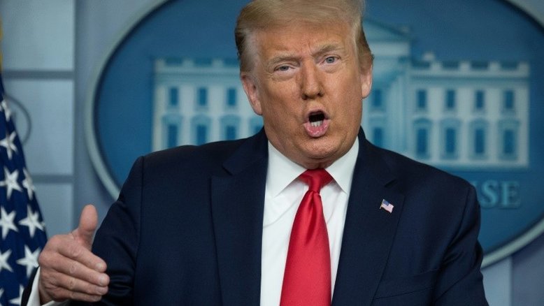 Trump formaliza saída dos EUA da OMS em meio a pandemia