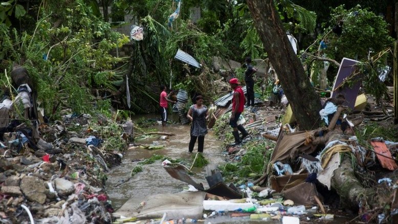 Furacão Isaías varre as Bahamas e segue rumo à Flórida, que bate recordes por coronavírus