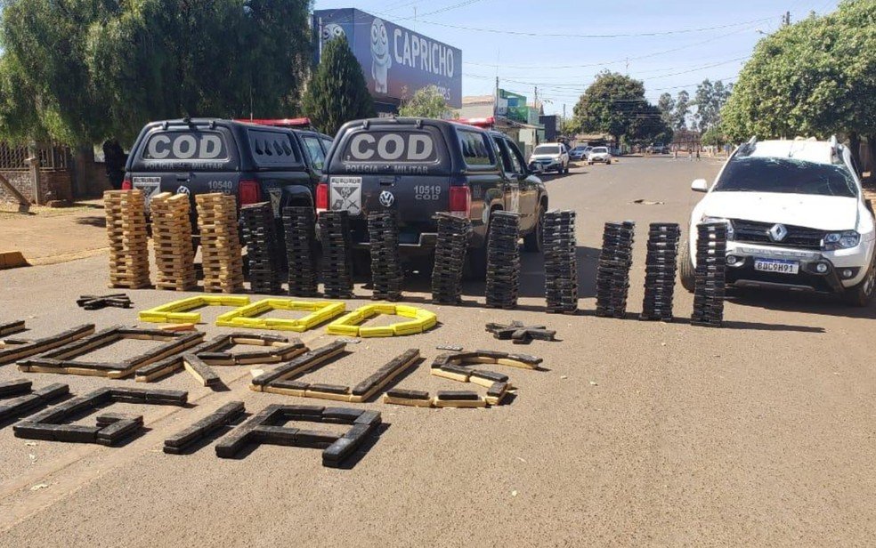 GO: polícia apreende em Chapadão do Céu mais de meia tonelada de maconha 2 GO: polícia apreende em Chapadão do Céu mais de meia tonelada de maconha