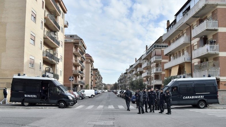 Polícia italiana prende 75 pessoas em operação contra a máfia na Itália e Suíça