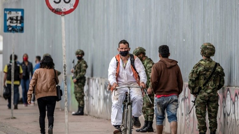 Colômbia registra pela primeira vez mais de 300 mortes diárias por coronavírus