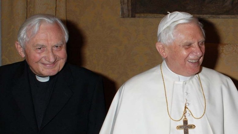 Aos 96 anos, morre Georg Ratzinger, irmão de Bento XVI