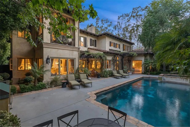 Mansão de Britney Spears é colocada à venda por R$ 35 milhões; veja fotos 26 Mansão de Britney Spears é colocada à venda por R$ 35 milhões; veja fotos