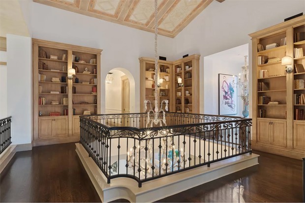 Mansão de Britney Spears é colocada à venda por R$ 35 milhões; veja fotos 31 Mansão de Britney Spears é colocada à venda por R$ 35 milhões; veja fotos