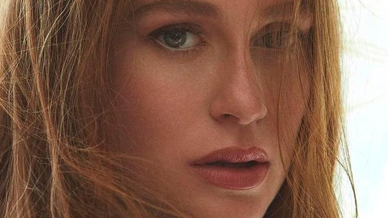 Marina Ruy Barbosa diz esquecer que é famosa: 'Comecei muito novinha'