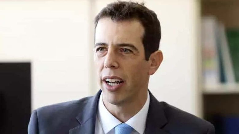 Bolsonaro escolhe Renato Feder como novo ministro da Educação