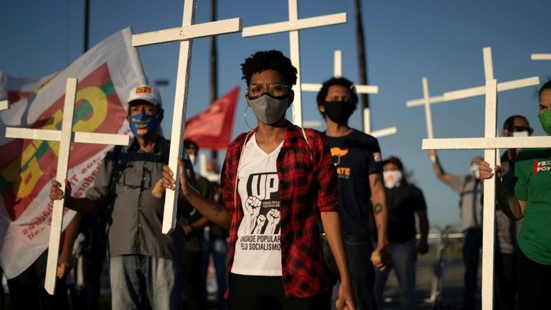 Brasil se aproxima dos 100.000 mortos por coronavírus em uma América Latina de luto