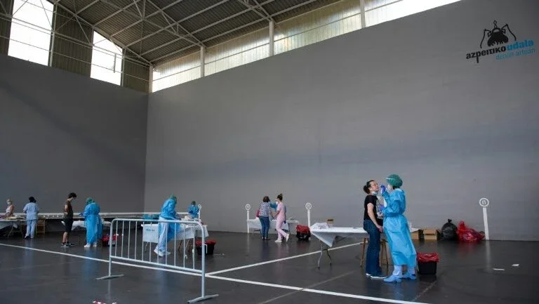 Duas regiões da Espanha adotam restrições para conter a pandemia