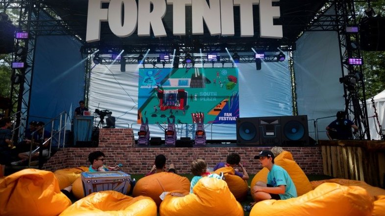 Apple e Google retiram o Fortnite de suas lojas de aplicativos