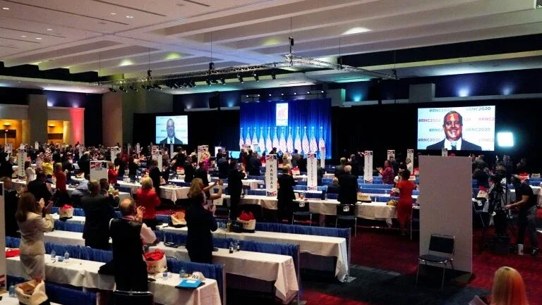 Republicanos formalizam candidatura de Donald Trump à reeleição
