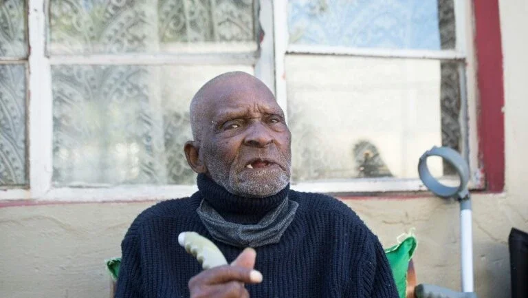 Um dos homens mais velhos do mundo morre na África do Sul aos 116 anos