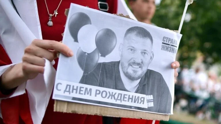 Dez dias de protestos em Belarus; opositora Tikhanovskaïa denuncia 