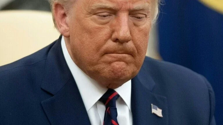 Caminho eleitoral de Trump se estreita em uma campanha cada vez mais prejudicada