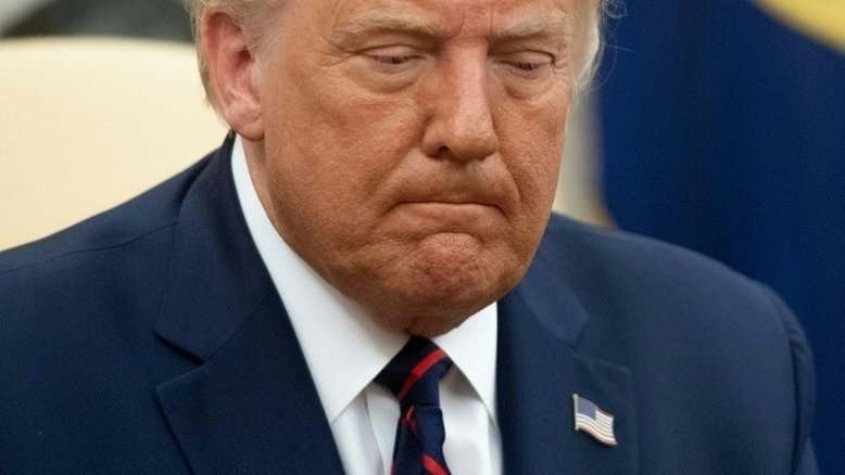 Caminho eleitoral de Trump se estreita em uma campanha cada vez mais prejudicada