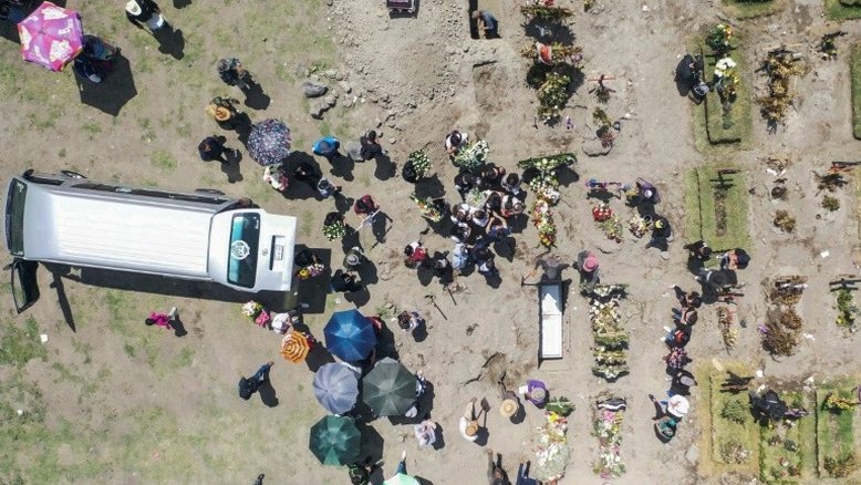 Do luto à angústia e ao desejo de viver, as marcas da pandemia no México