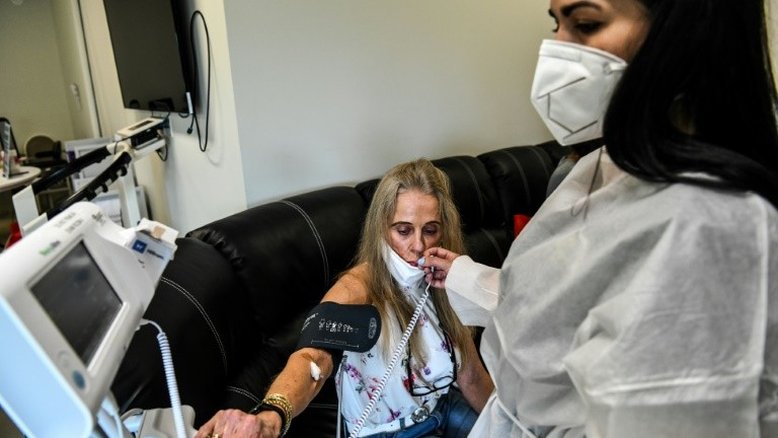Mulheres teriam melhor resposta imunológica à Covid-19, diz estudo