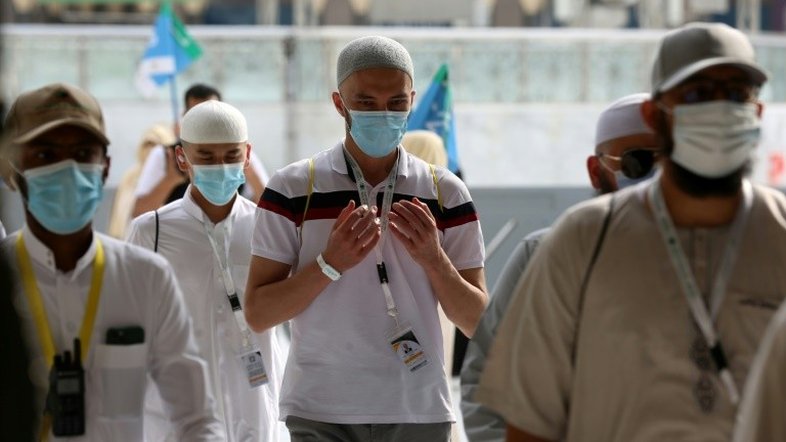 Casos de COVID-19 superam os 18 milhões em todo o mundo