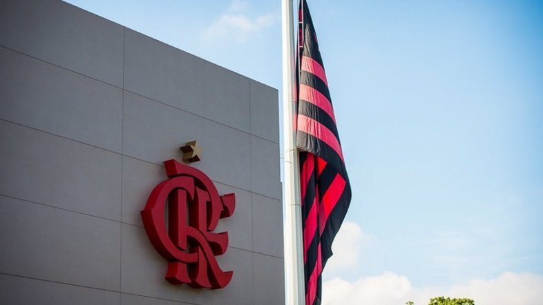 Seis jogadores do Flamengo estão com Covid-19; Conmebol não adiará partida