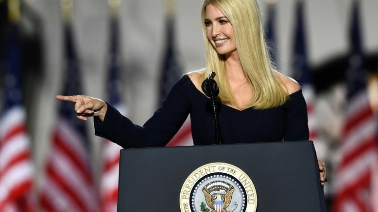 De um lugar de honra, Ivanka Trump se afirma como possível herdeira