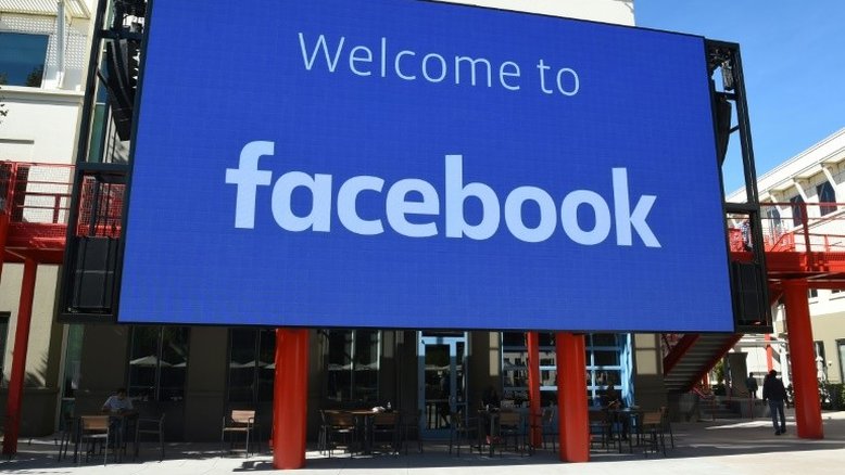 Facebook critica decisão 'extrema' que bloqueia contas de aliados de Bolsonaro