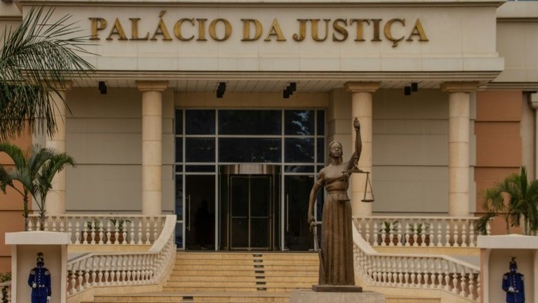 Angola fecha templos da Igreja Universal por acusação de fraude