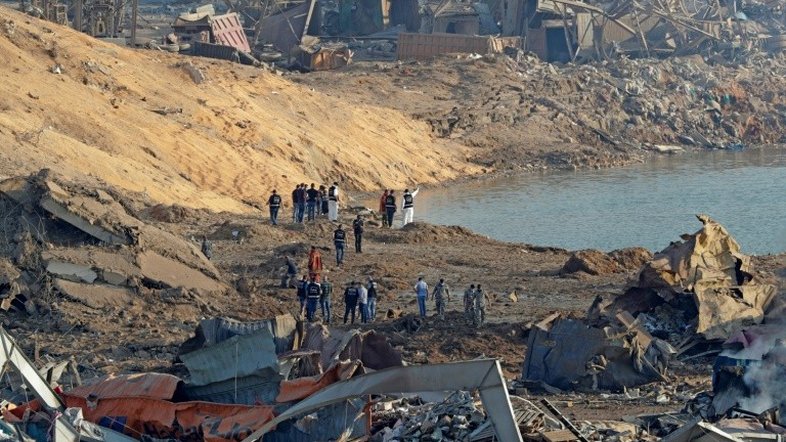 Forças usam gás lacrimogêneo contra manifestantes antigovernamentais em Beirute