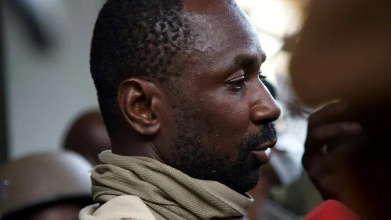 Novo homem forte do Mali se apresenta após golpe de Estado