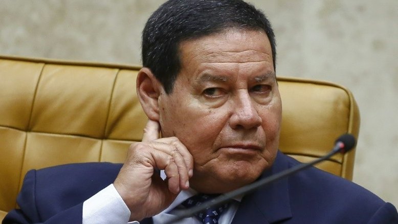 Mourão desafia DiCaprio a fazer caminhada na Amazônia
