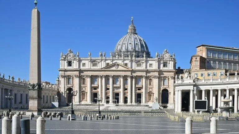 Papa aceita renúncia do controverso arcebispo polaco de Gdansk